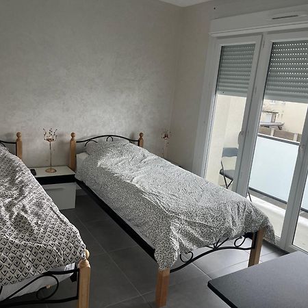 F3 Appartement 2 Chambre Un Salon Avec Wifi Saint-Jean-de-la-Ruelle Esterno foto