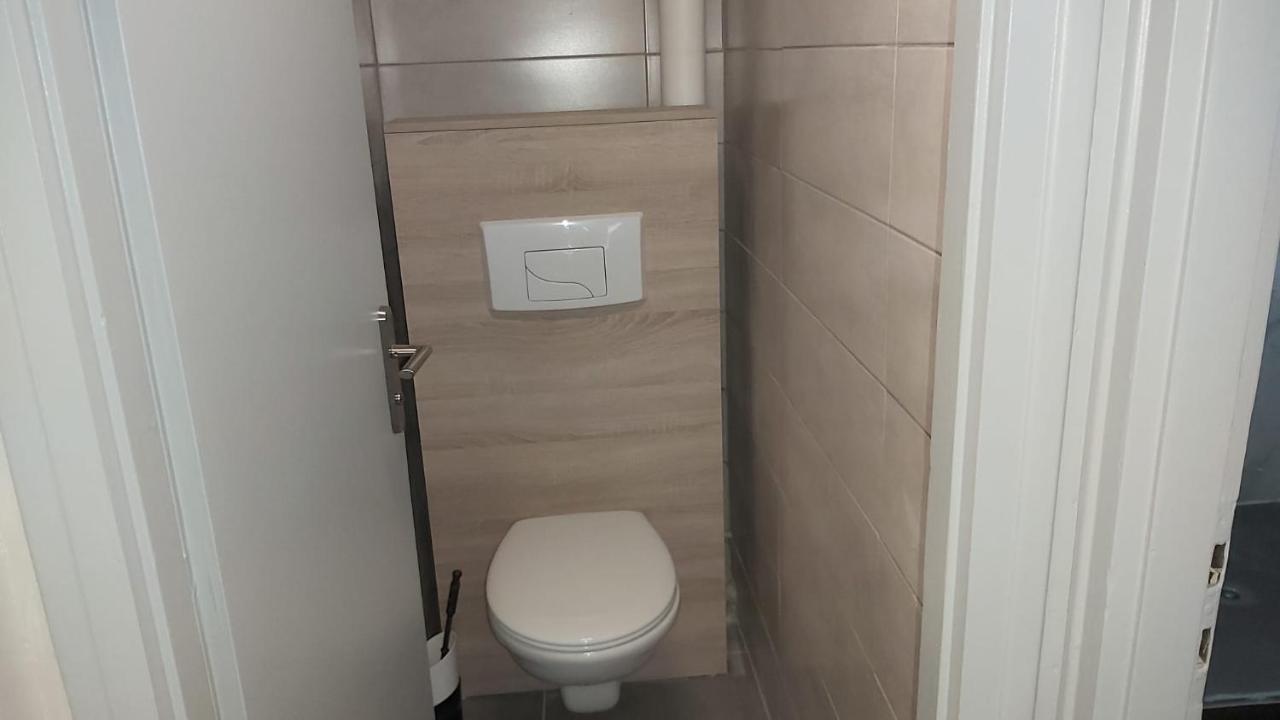 F3 Appartement 2 Chambre Un Salon Avec Wifi Saint-Jean-de-la-Ruelle Esterno foto